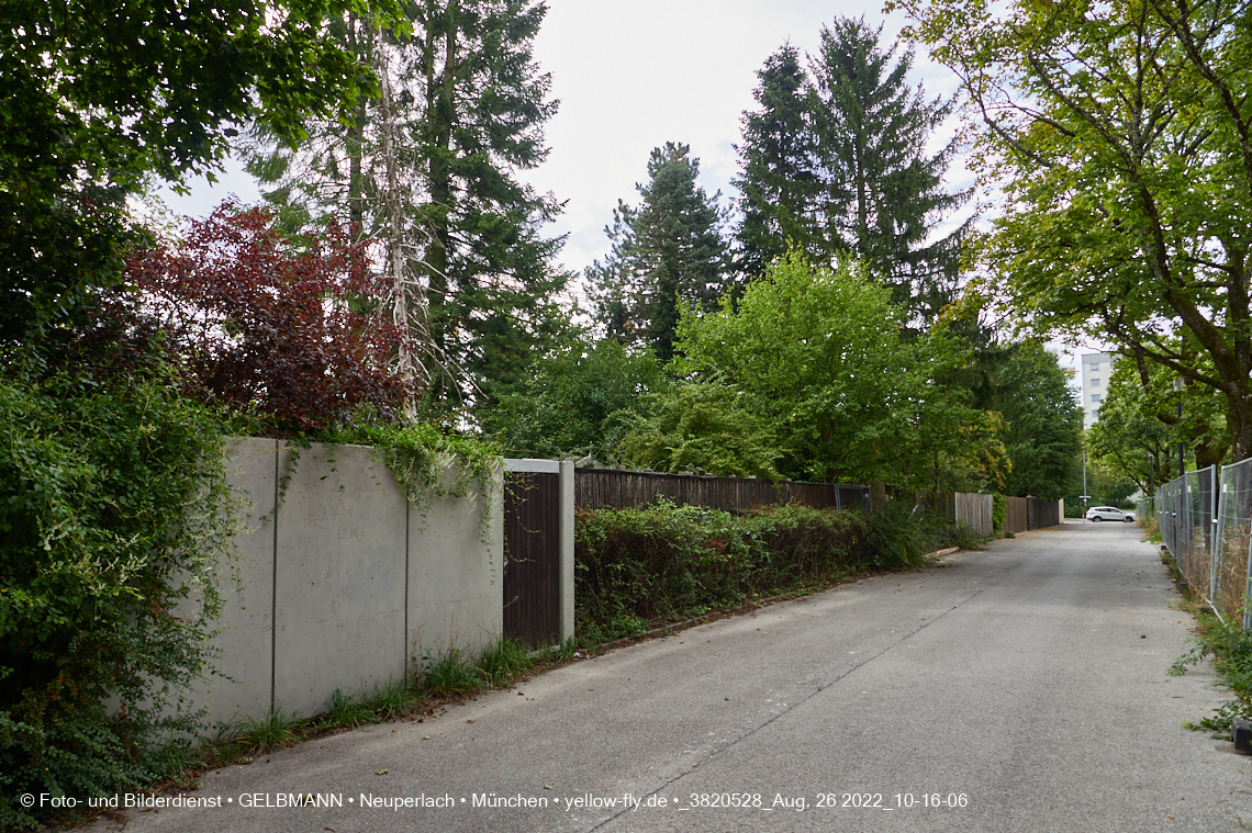 24.08.2022 - Baustelle an der Niederalmstraße 16 und Hugo-Lang-Bogen 13 in Neuperlach-Trudering